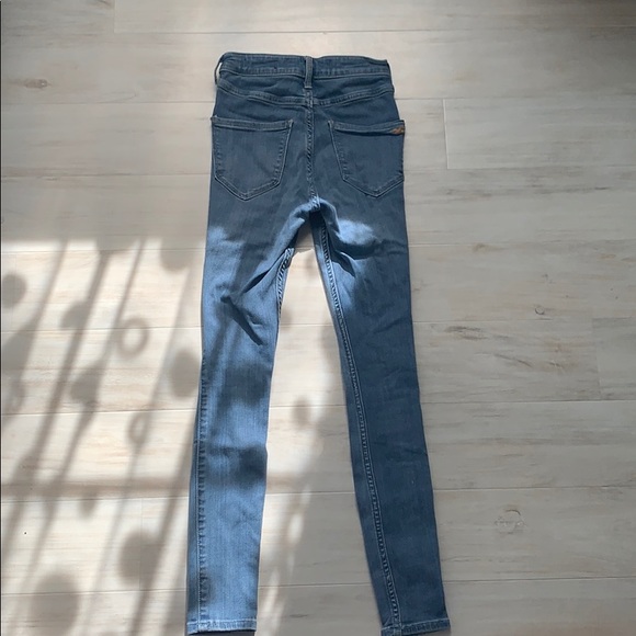 Ultra high rise Hollister jeans - Picture 2 of 3
